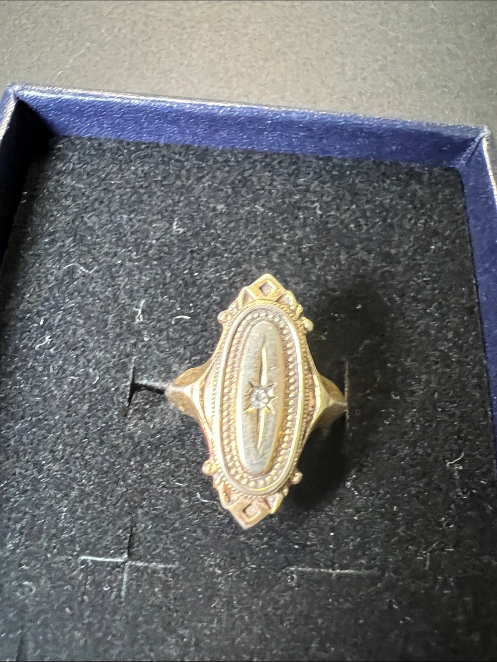 Vintage 1976 Avon Kensington Ring